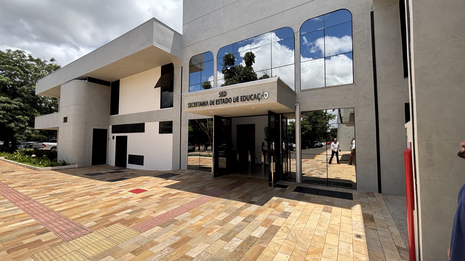 Processo seletivo de agentes de limpeza e merenda tem 199 vagas ampliadas