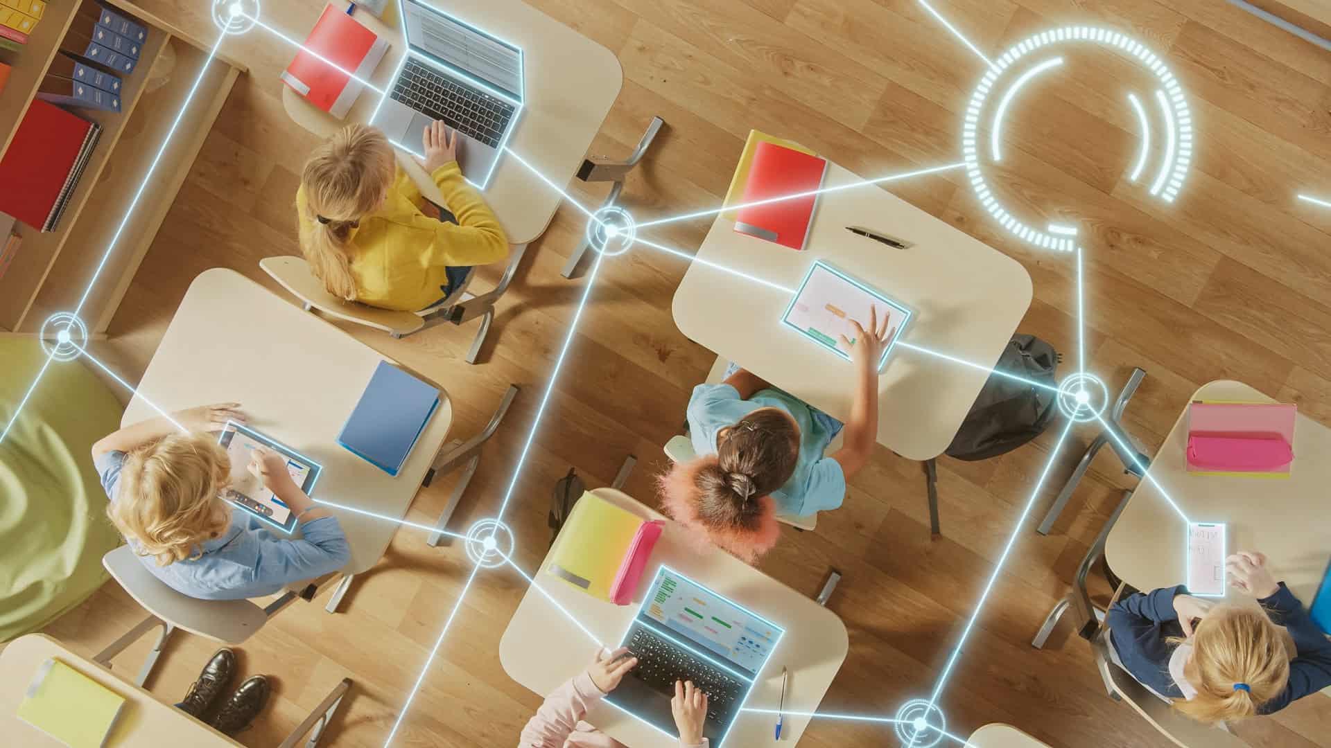 A não poderá mais corrigir provas e redações nas escolas; veja o que muda